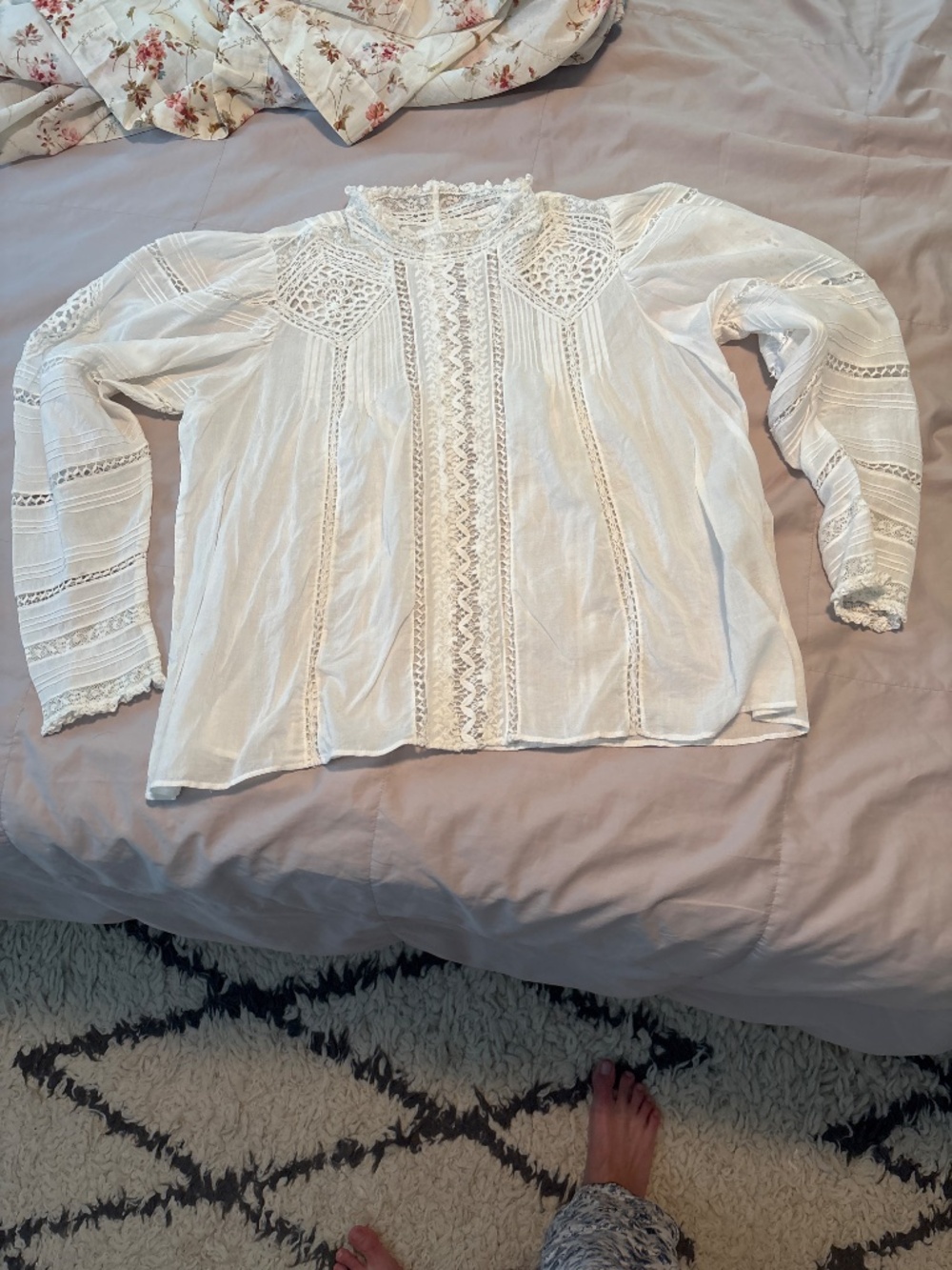 Doen Lace Top - Picture 15 of 17